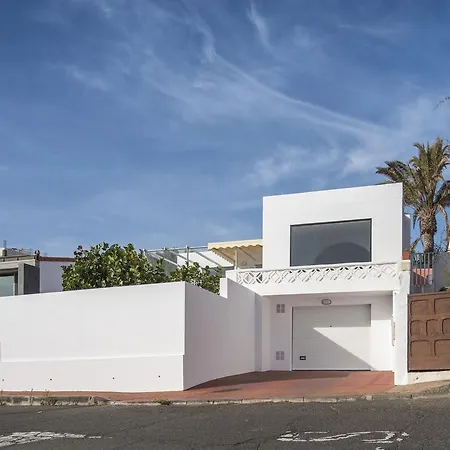 Modern On The Seafront 펜션